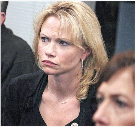DA staffing defeat DA staffing defeat