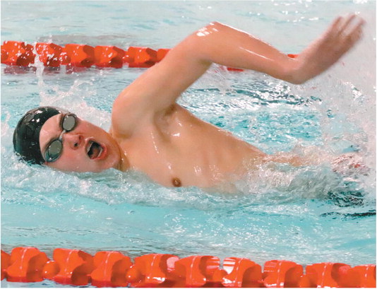 Raiders, Robins battle to rare swim tie