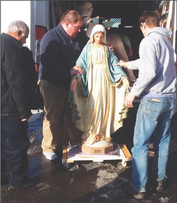 Vandalized statues return to  Neillsville church for Christmas