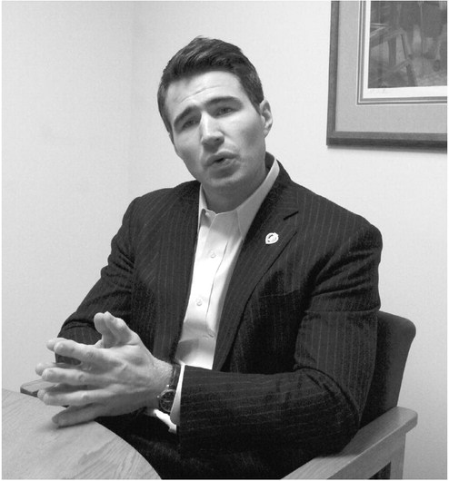 Candidate says defense must be federal focus