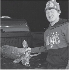 Touchdowns and a buck down on same weekend for Edgar senior Touchdowns and a buck down on same weekend for Edgar senior