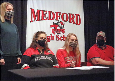Eventually St. Cloud State wins over Bergman, who signs with Huskies Eventually St. Cloud State wins over Bergman, who signs with Huskies