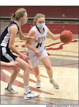 Hounds down Dons, but lose at Colby Hounds down Dons, but lose at Colby