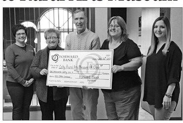 Forward Bank donates to Rural Arts Museum
