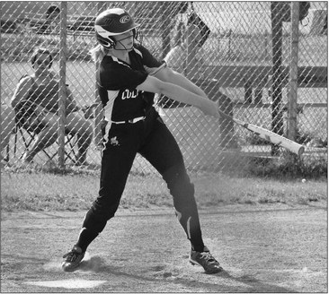 Softball wins back-to-back road games