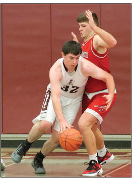 Hounds rain 3-pointers on Greenwood Hounds rain 3-pointers on Greenwood