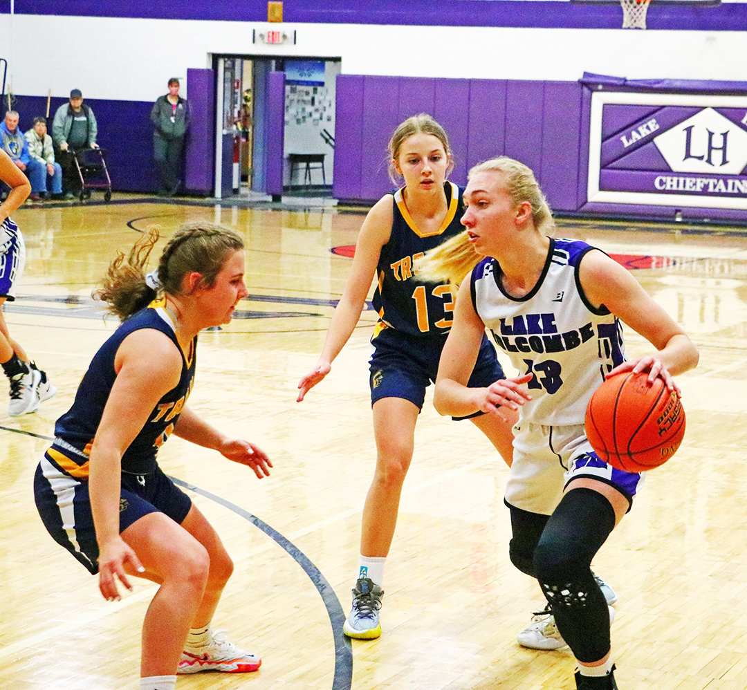 Lechleitner reaches 1,000 as Lake Holcombe cruises