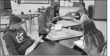 Middle school spanish students catching on to new language