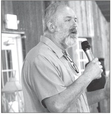 UW prof calls for major ag change