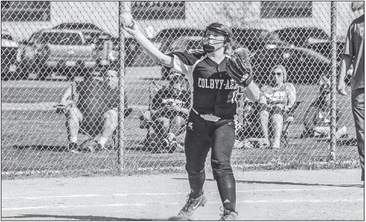 Softball wins one, loses to Dons Softball wins one, loses to Dons
