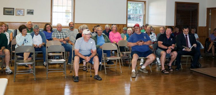 Lake Holcombe Town Board; Water traffic should be limited for safety, but how? Lake Holcombe Town Board; Water traffic should be limited for safety, but how?