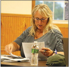 Lake Holcombe Town Board; Comprehensive Planning Committee underway Lake Holcombe Town Board; Comprehensive Planning Committee underway