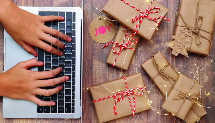 Don’t fall for online scams this holiday