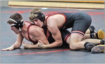 Wrestlers take part in St. Croix Falls tourney