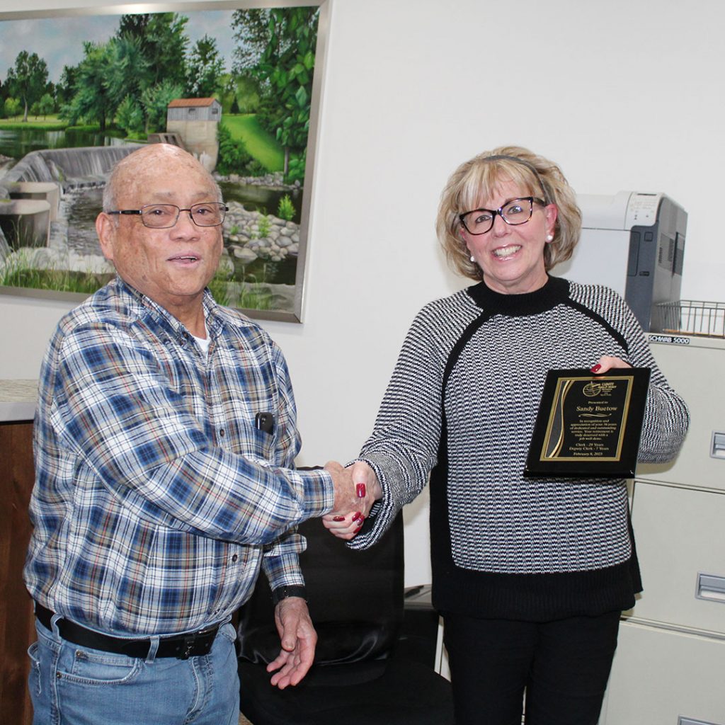 Buetow retires after 36 year career with Cadott Central Wisconsin News