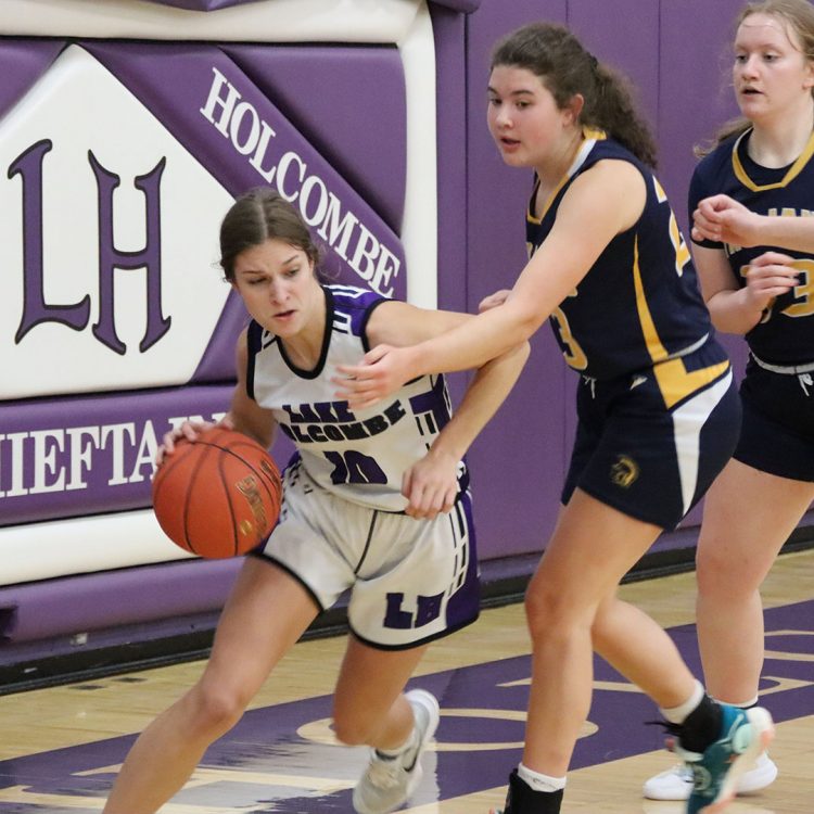 Lake Holcombe can’t beat foul trouble against Trojans Lake Holcombe can’t beat foul trouble against Trojans