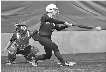 Leonhardt’s slam starts 3-0 opening weekend for Raiders