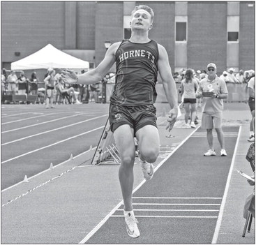 Healy, Rieck take on  D2 state champions