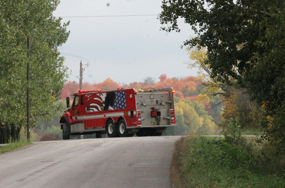 1 dead, two injured in one-vehicle crash