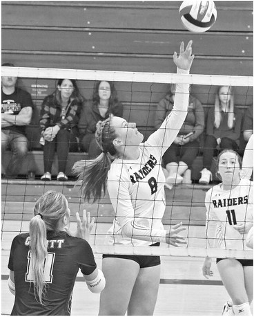 Raiders get to Gold Bracket;  Pirates have solid day at invite