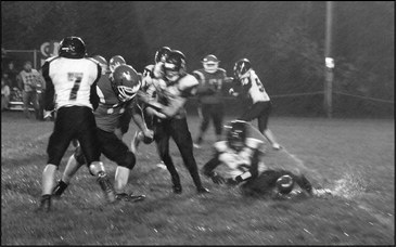 Indians battle bad weather in homecoming game against Lincoln Indians battle bad weather in homecoming game against Lincoln