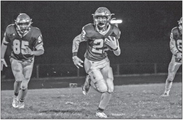 Hornets win in first round thriller, 34-30