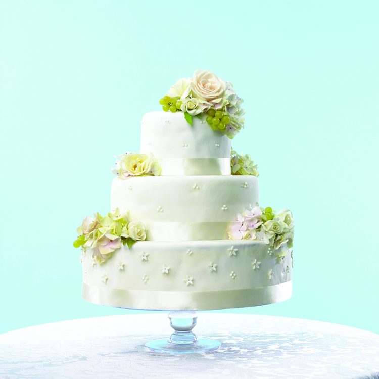 Dig into these wedding cake options