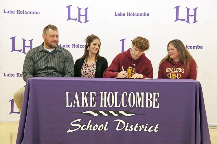 Nitek heading to UM-Duluth to play football as a Bulldog Nitek heading to UM-Duluth to play football as a Bulldog