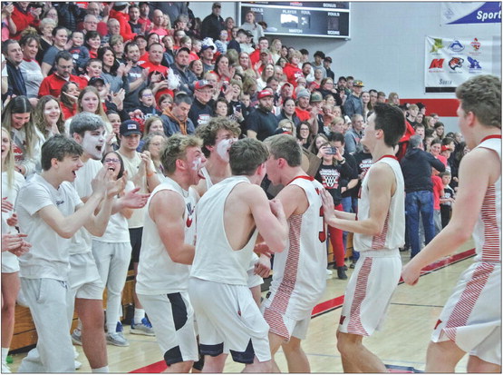 Seniors finish 42-0 in home gym Seniors finish 42-0 in home gym