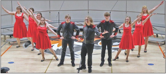 Stratford show choir entertains the crowd
