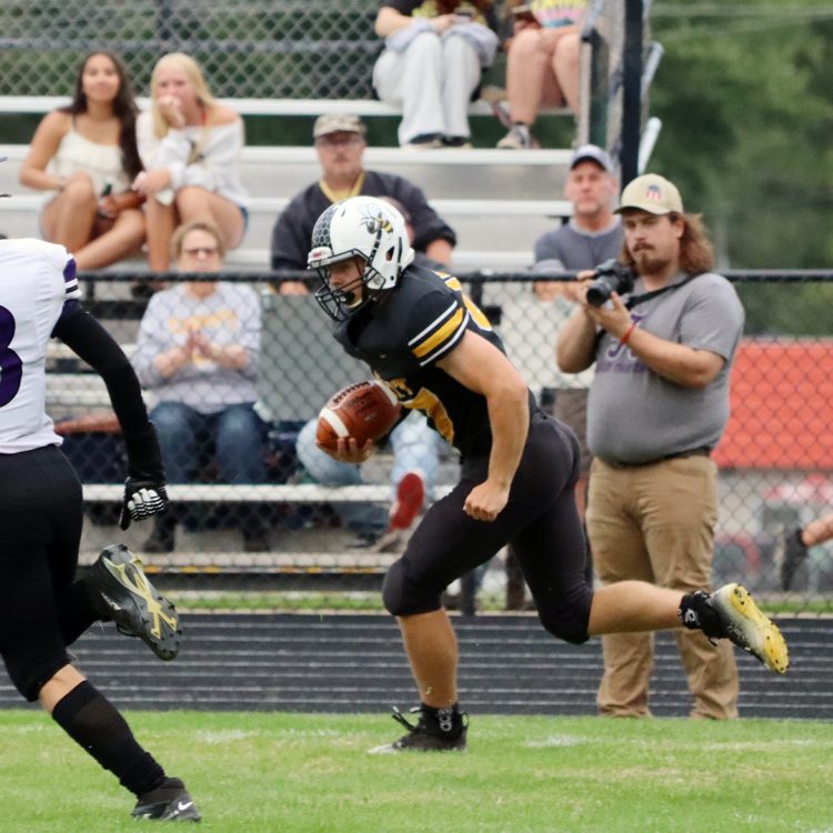 Hornets blow by Beavers Hornets blow by Beavers