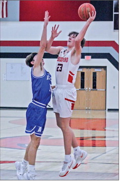 Falcon boys basketball split pair of Marawood games