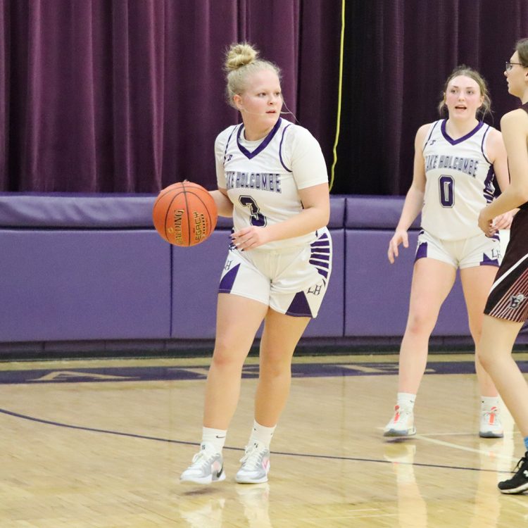 Lake Holcombe tops Cats, falls in Winter barn burner Lake Holcombe tops Cats, falls in Winter barn burner