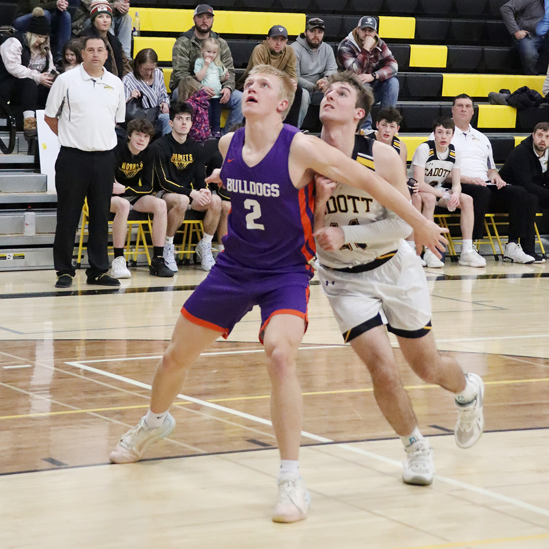 Hornets treat fans to barn burner against Bulldogs