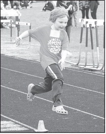 Spencer, Loyal finish in middle of pack at Neillsville meet