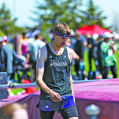 Petkau leaves Crown as UMAC’s top men’s field athlete for 2025