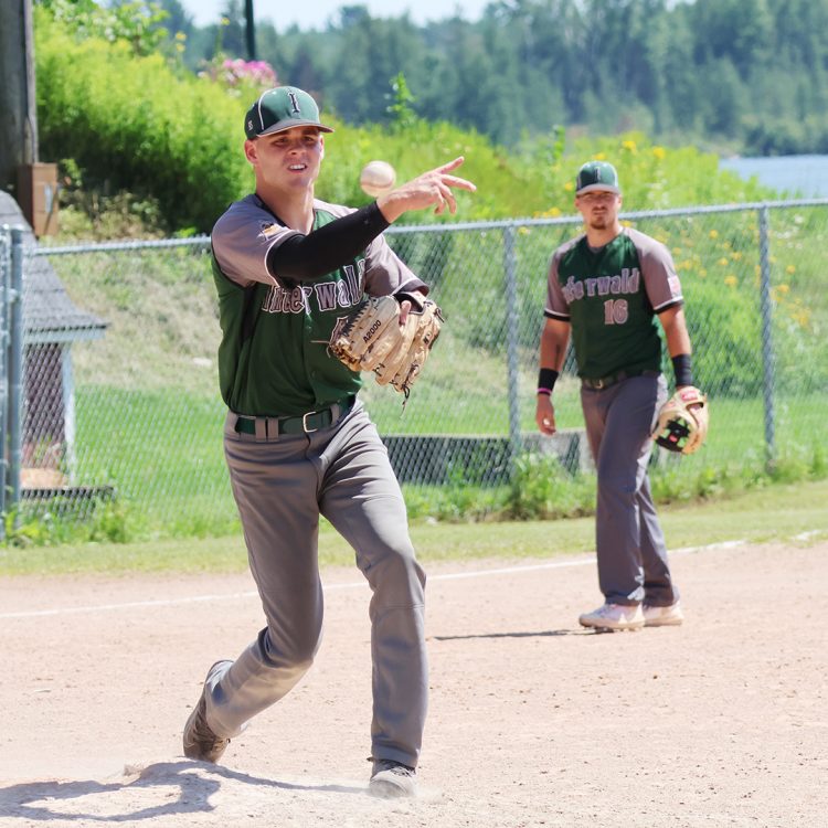 Woodticks clinch, Trojans rally for 10-inning win, Reds walked off