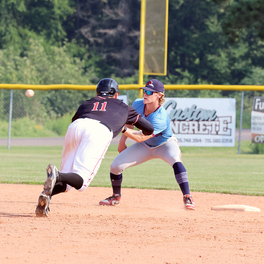 Chaps break tie in the ninth; Reds drop two in the weekend