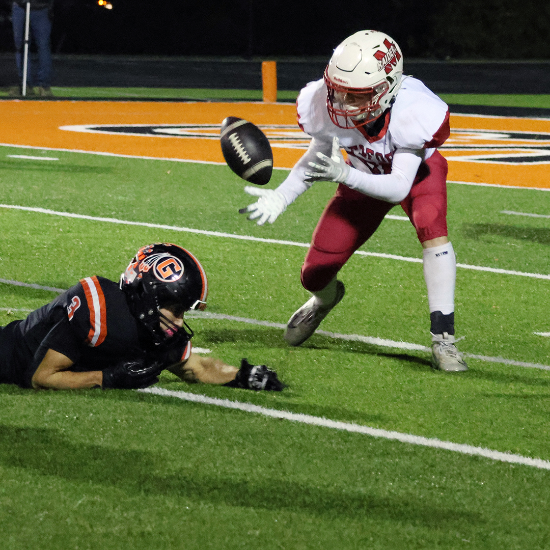 Potential title contender has no trouble with 8th-seeded Raiders