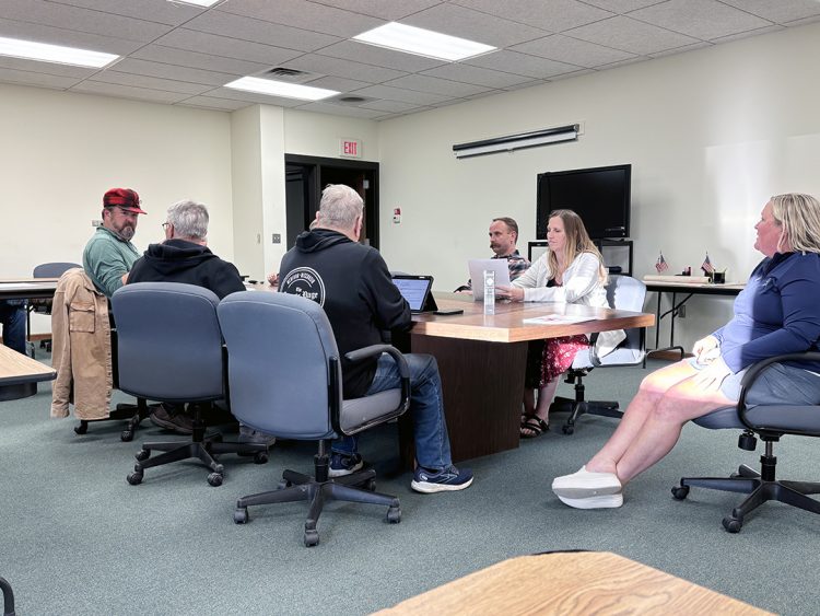 Council eyes 20% raise for mayor