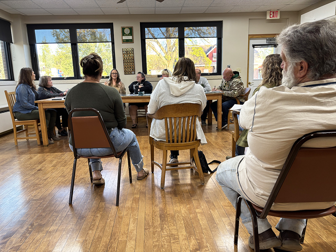 Gilman civic leaders begin planning for a Christmas festival