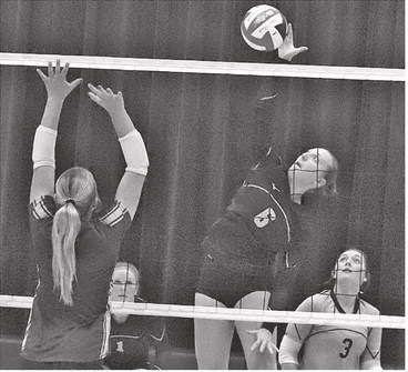 Pirates pick up four wins to claim tourney’s 1st-place trophy