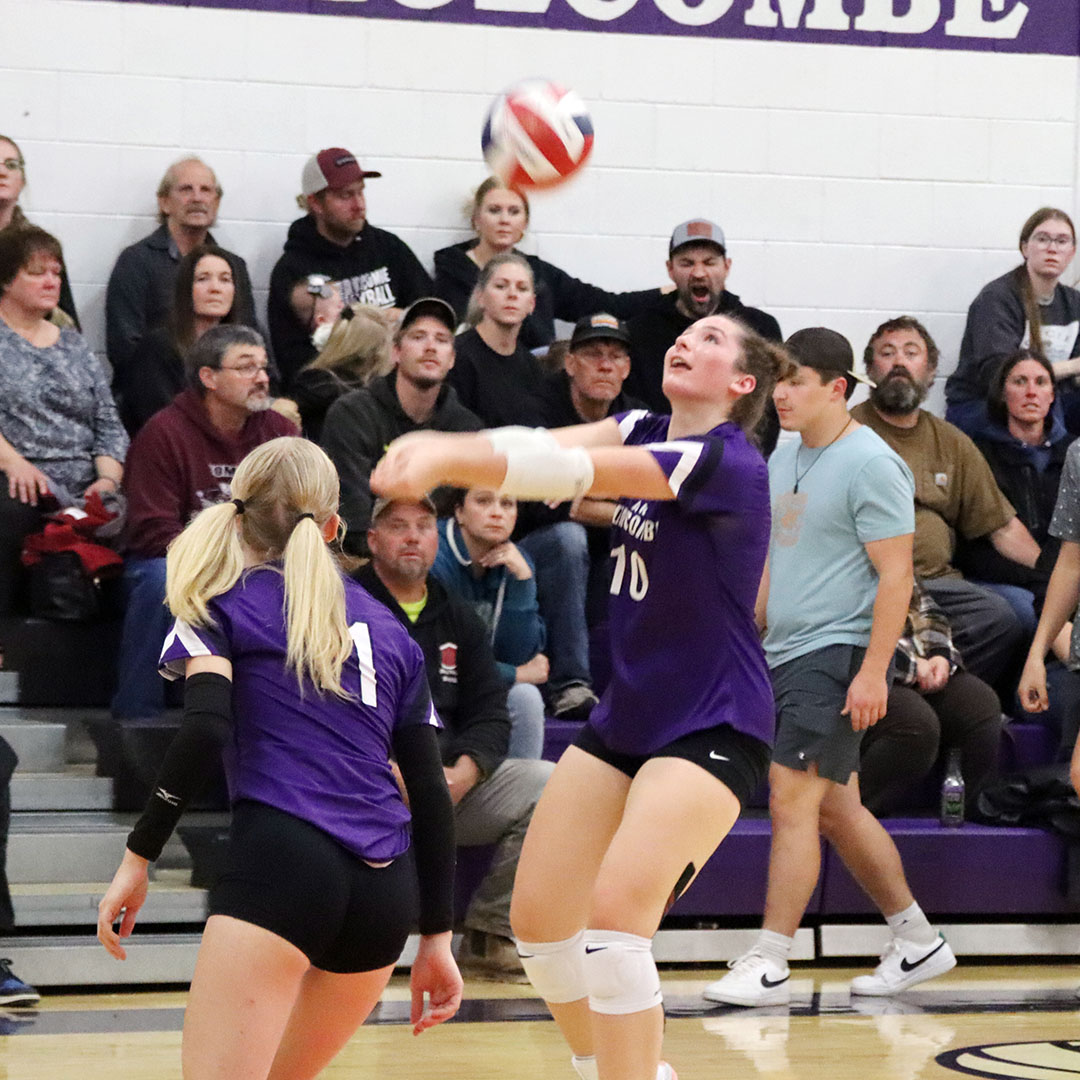 Chieftains battle it out  at home with Flambeau