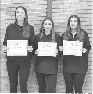 Spencer volleyball completes season; 3 players receive all-conference recognition Spencer volleyball completes season; 3 players receive all-conference recognition