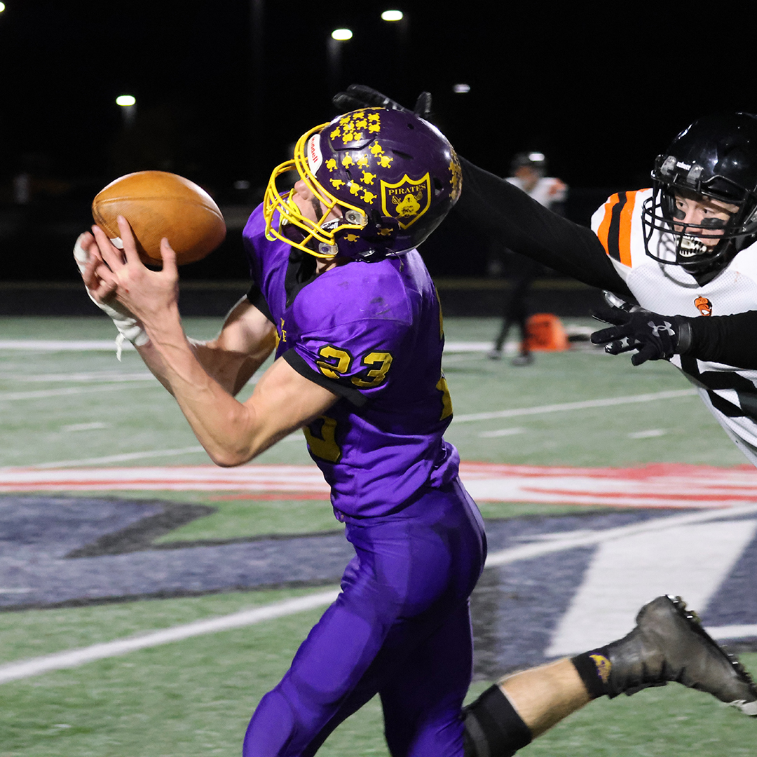 Turnovers give Gilman a spark; Pirates go on to win semifinal
