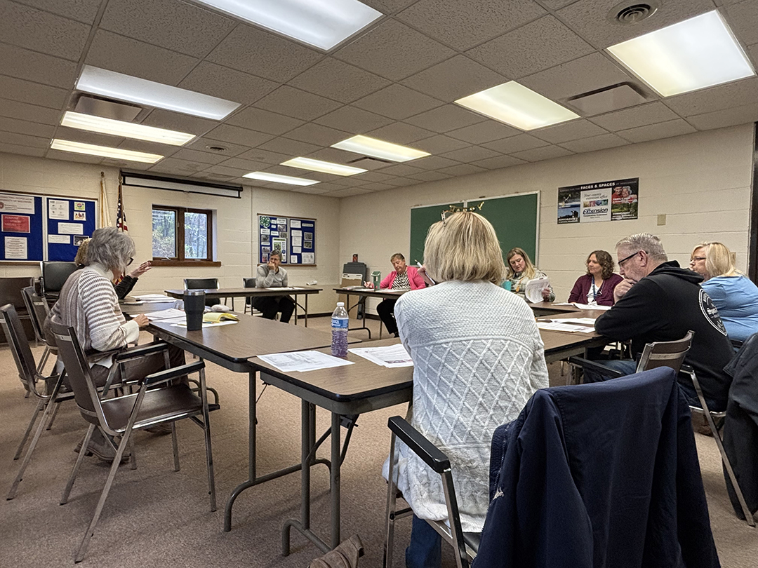 County committee approves UW-Extension contract