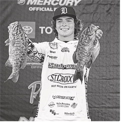 Neubauer makes the top-10 cut, places 6th, at Mississippi River event