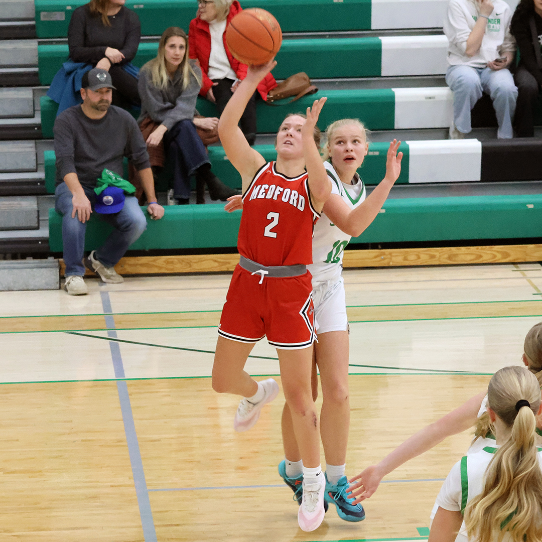 Strong defense, timely scores get Raiders past the Hodags