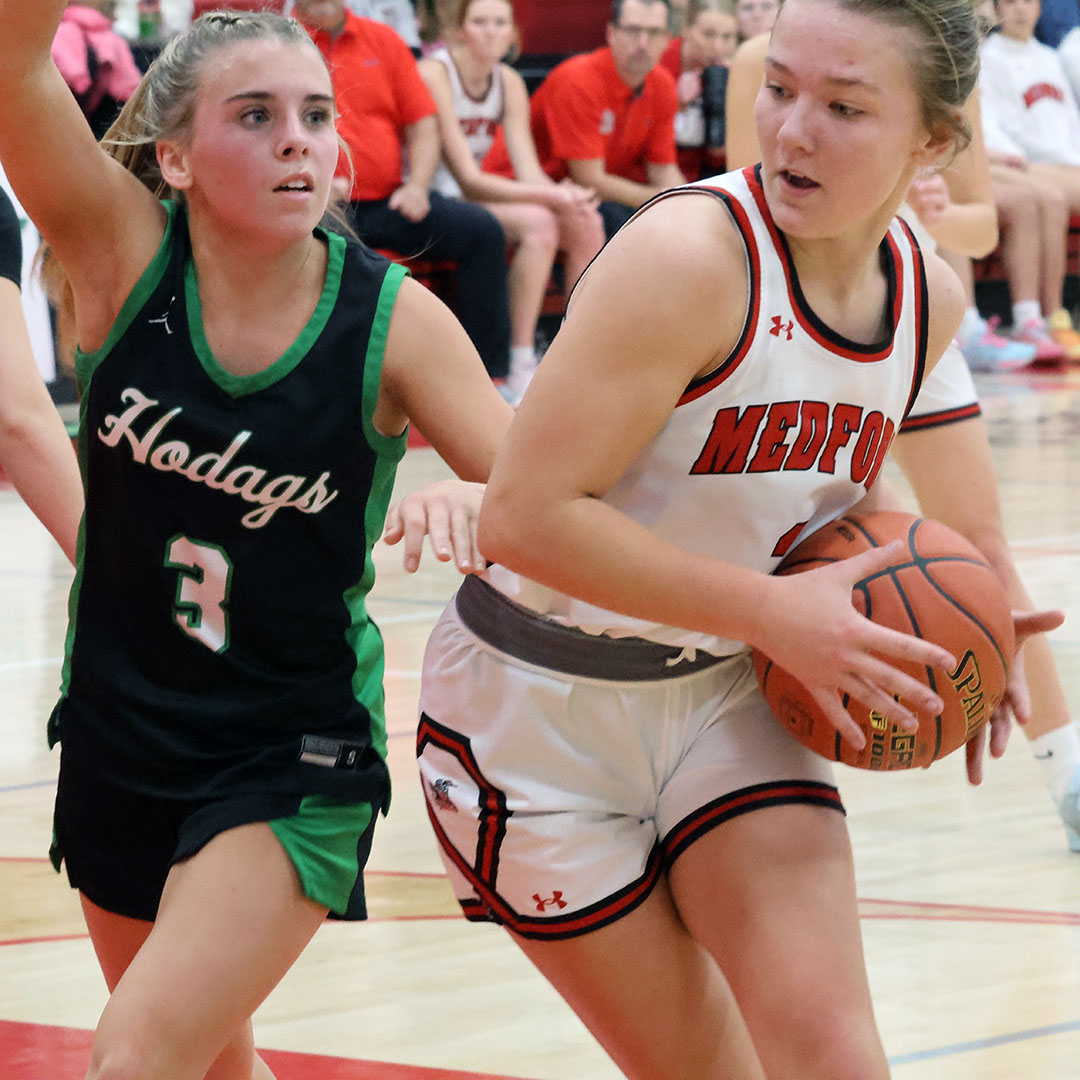 Raiders hold on just long enough to beat Hodags Raiders hold on just long enough to beat Hodags