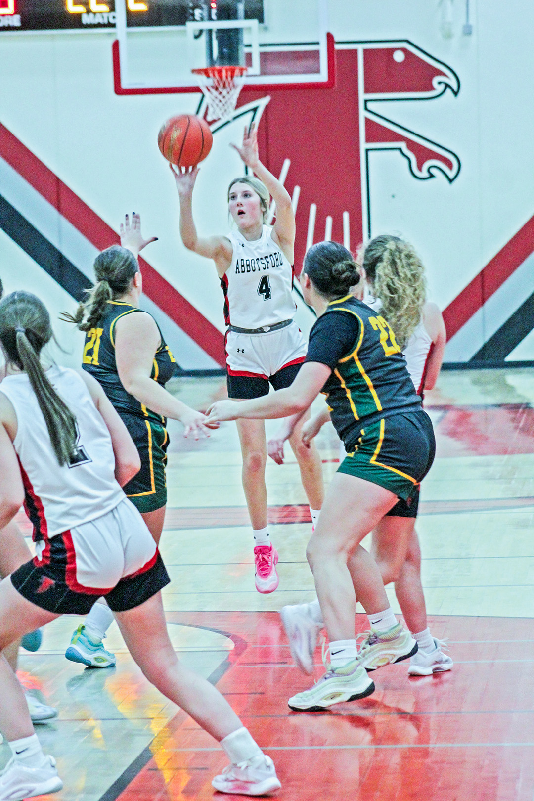 Falcons struggle in second half against Edgar